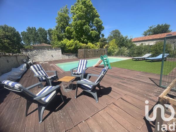 Maison 9 pièces de 304 m² à Anville (16170)