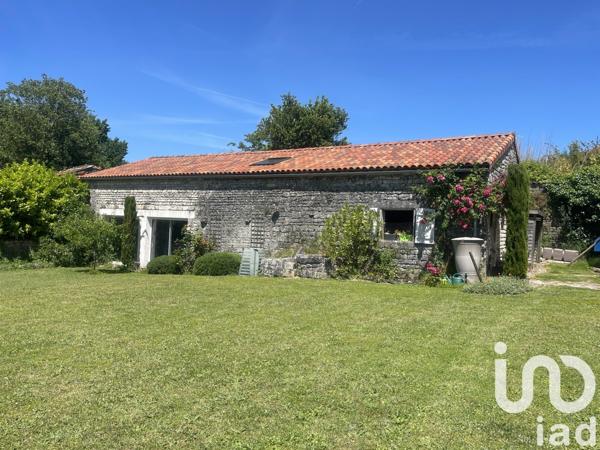 Maison 9 pièces de 304 m² à Anville (16170)