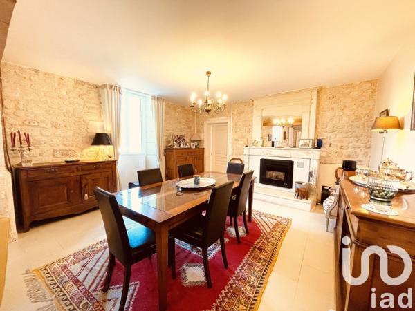 Maison 9 pièces de 304 m² à Anville (16170)