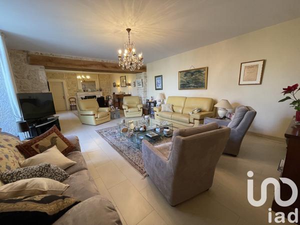 Maison 9 pièces de 304 m² à Anville (16170)