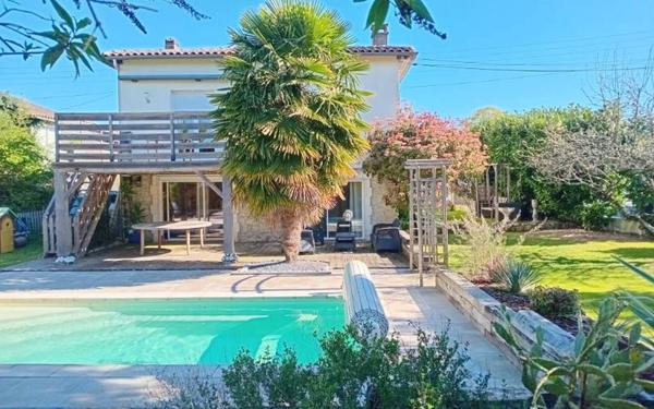 Maison à vendre    7 pièces •  Angoulême