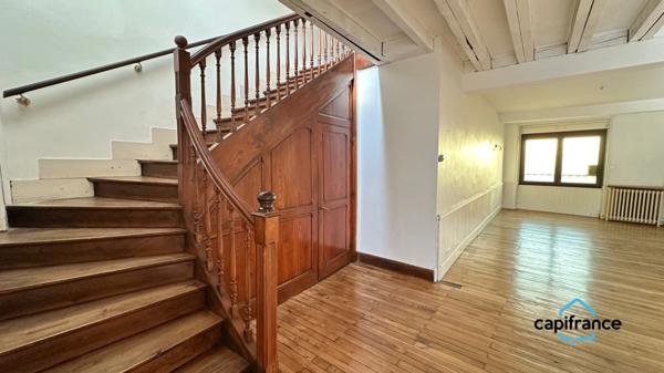 Saint Sulpice la Pointe, Maison de ville T8 de 208 m², terrain de 470 m2+atelier+caves