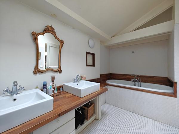 Maison 6 pièces - 200 m² Exclusivité efficity