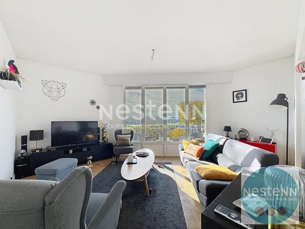 Bel appartement 3 pièces de 63,7 m² au coeur de Blois avec terrasse plein sud, séjour spacieux, chambre, cuisine équipée, cave et place de parking. Proche commerces, université et hôpital.
