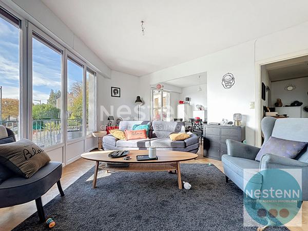 Bel appartement 3 pièces de 63,7 m² au coeur de Blois avec terrasse plein sud, séjour spacieux, chambre, cuisine équipée, cave et place de parking. Proche commerces, université et hôpital.