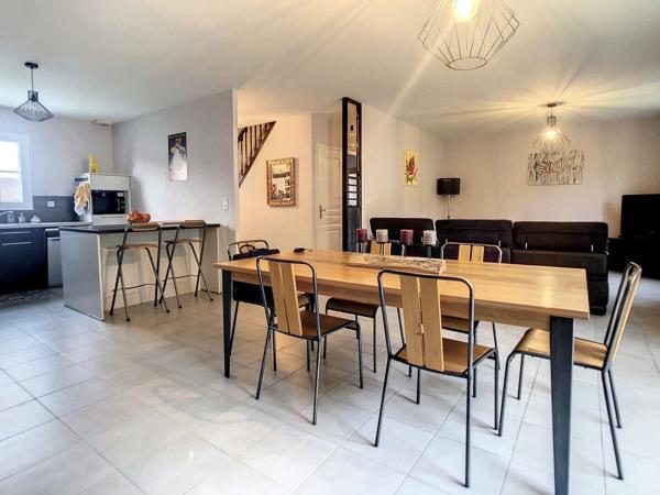 Maison récente de 145m² habitables à Blere