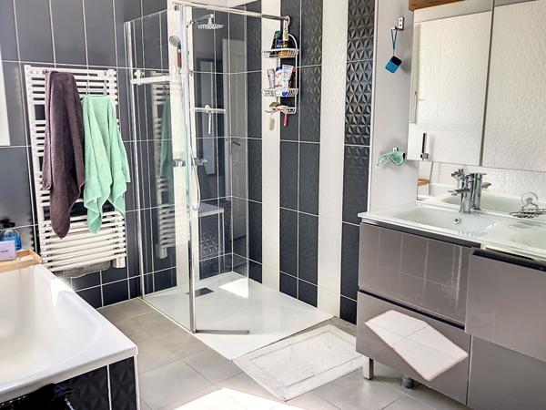 Maison récente de 145m² habitables à Blere