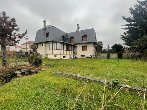 Maison - 11 pièce(s) - 289 m2