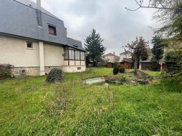 Maison - 11 pièce(s) - 289 m2