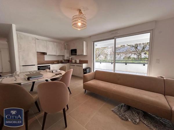 Appartement à louer 4 pièces 81.54m²