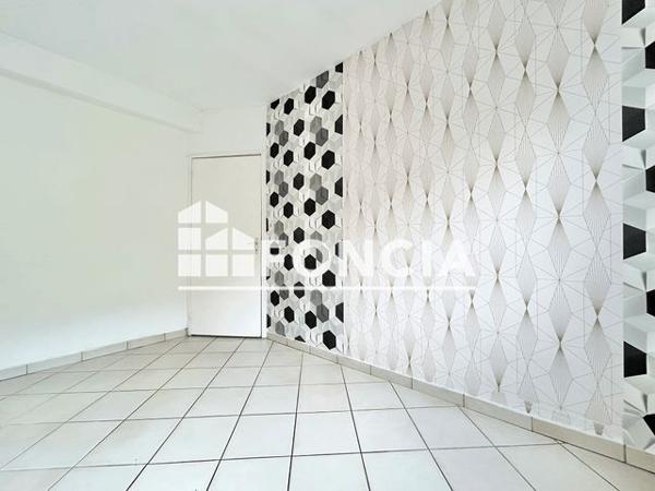 Location Appartement 3 pièces 73.59 m² - 84 RUE JOFFRE Clouange 57185