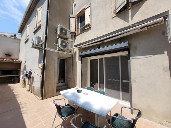 Fleury d'Aude Grande Maison de Vigneronne de type 6 avec remise attenante / cour / expo sud.