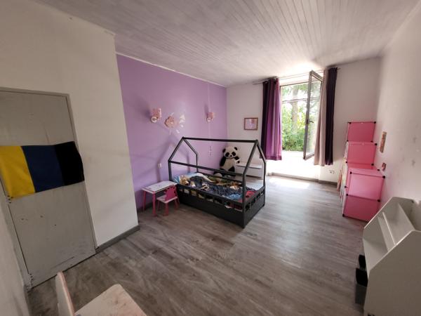Fleury d'Aude Grande Maison de Vigneronne de type 6 avec remise attenante / cour / expo sud.