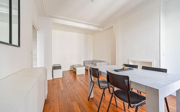 Appartement à louer    2 pièces • 52 m2 Paris 17