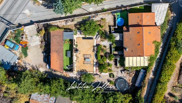 Maison de plain-pied T3 – Terrain plat 906 m² – Proche village d’Éoures