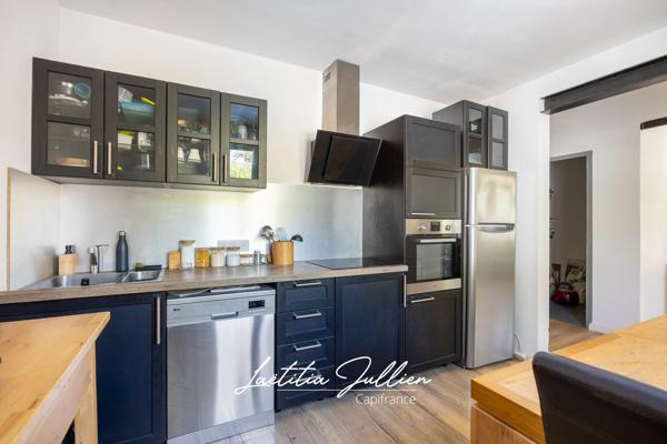 Maison de plain-pied T3 – Terrain plat 906 m² – Proche village d’Éoures