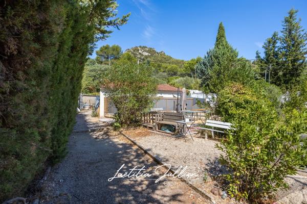 Maison de plain-pied T3 – Terrain plat 906 m² – Proche village d’Éoures