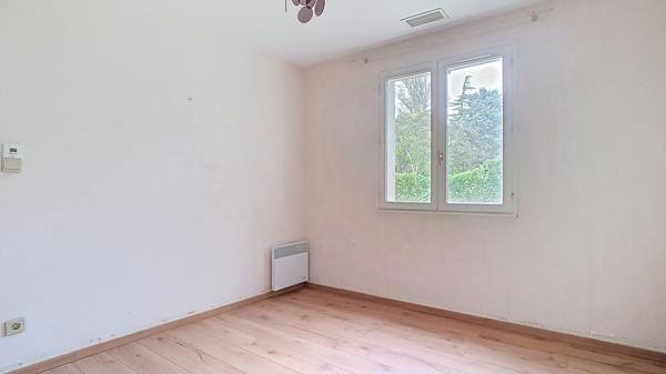 Maison à vendre à Nérac - plain-pied de 3 chambres avec garage et jardin