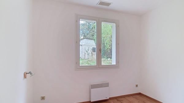 Maison à vendre à Nérac - plain-pied de 3 chambres avec garage et jardin