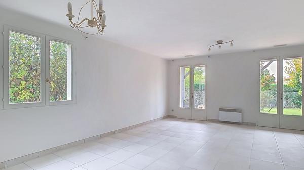 Maison à vendre à Nérac - plain-pied de 3 chambres avec garage et jardin