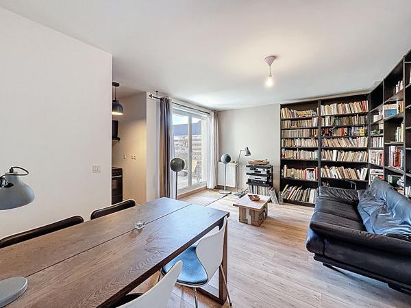 Appartement F3 dans résidence récente - terrasse et place de stationnement