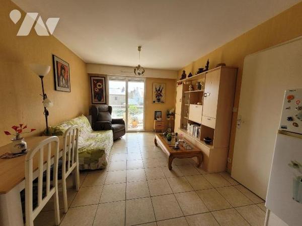 Appartement à vendre à Dinard (35800) en Ille-et-Vilaine (35)

Un appartement deux pièces sit...