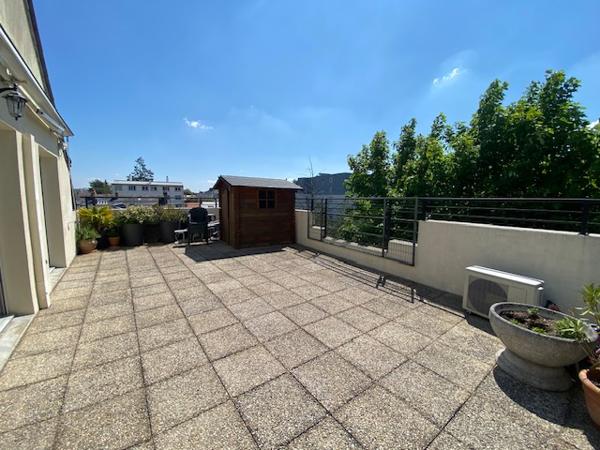 Duplex T6 avec terrasses en dernier étage