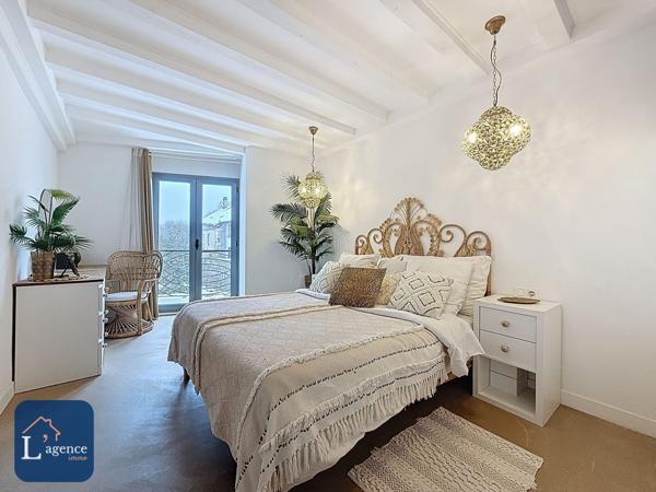 MAISON DE VILLAGE 133 m2 – CENTRE HISTORIQUE – CARACTÈRE AUTHENTIQUE – TERRASSE & GARAGE – GEX 01170