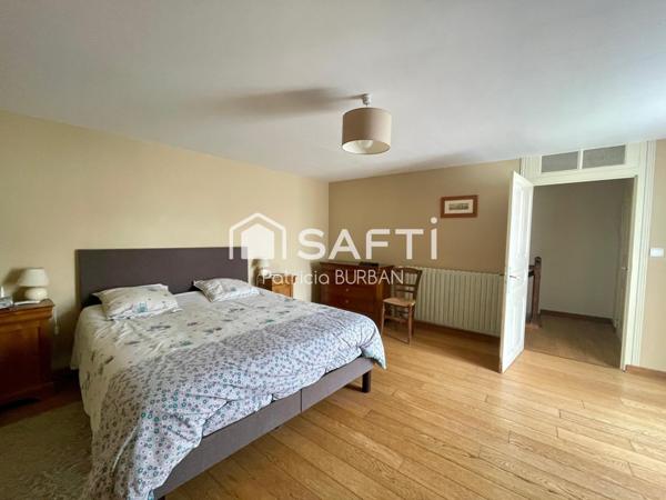 Maison  5 chambres centre ville de Questembert