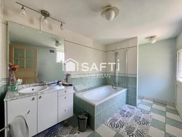 Maison  5 chambres centre ville de Questembert