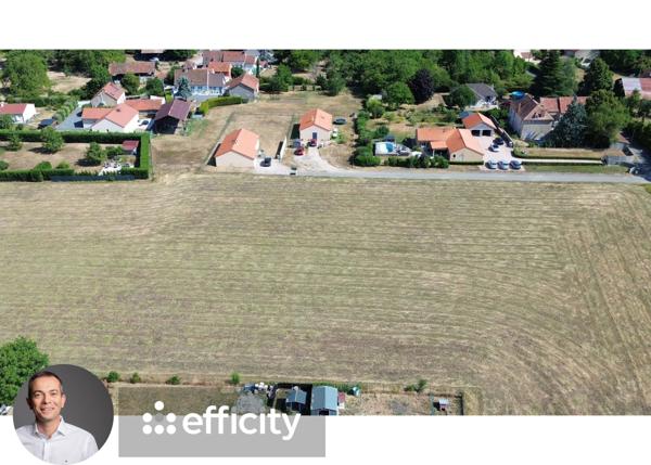 Terrain
        
        - 3502 m² 69 900 € *