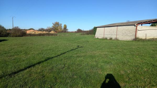 Terrain village à 8 minutes de Montpon Ménestérol de1505 m2.