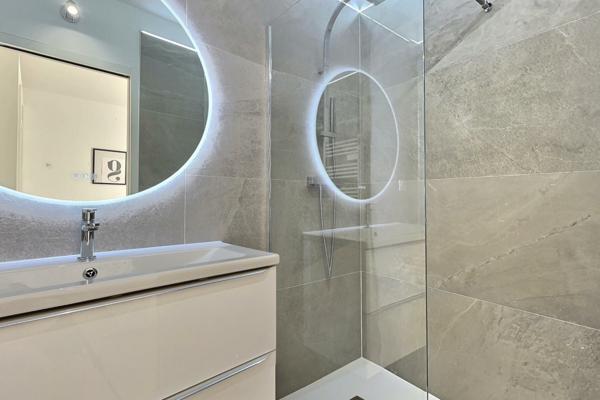 Marseille (13008) Appartement T3 et sa terrasse