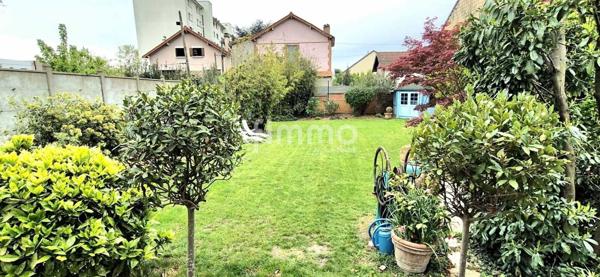 Maison de charme avec grand jardin et terrasse – Calme, proche RER C