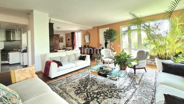 Maison de charme avec grand jardin et terrasse – Calme, proche RER C