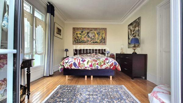 Maison de charme avec grand jardin et terrasse – Calme, proche RER C