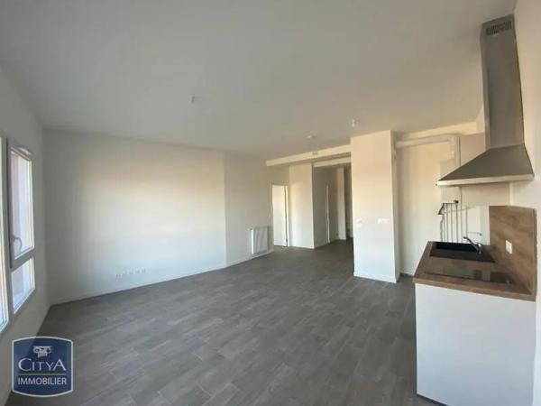 Appartement à louer 2 pièces 53.95m² Monteux (84170)