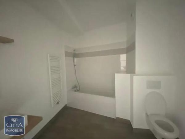 Appartement à louer 2 pièces 53.95m² Monteux (84170)