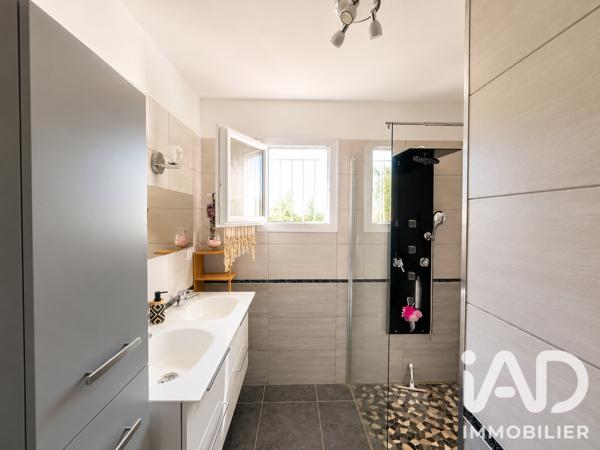 Maison à vendre 6 pièces 106 m² Pont-Saint-Esprit
