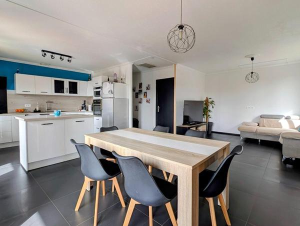 Maison de 130 m2 avec 4 chambres, garage, sur terrain de 579 m²