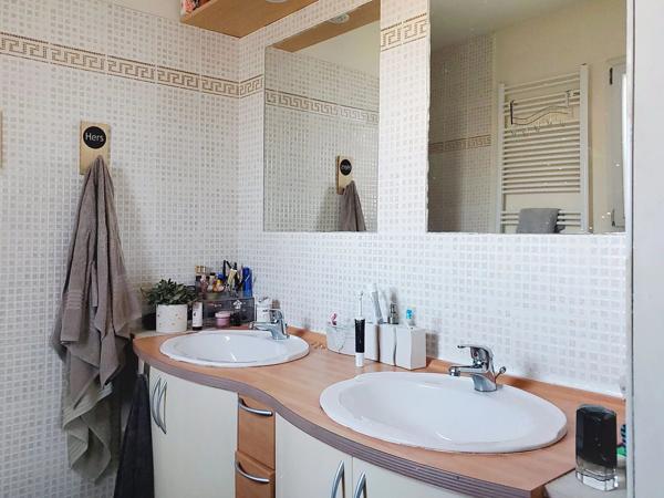 Très belle villa familiale de 245 m² avec piscine au sel et chauffée