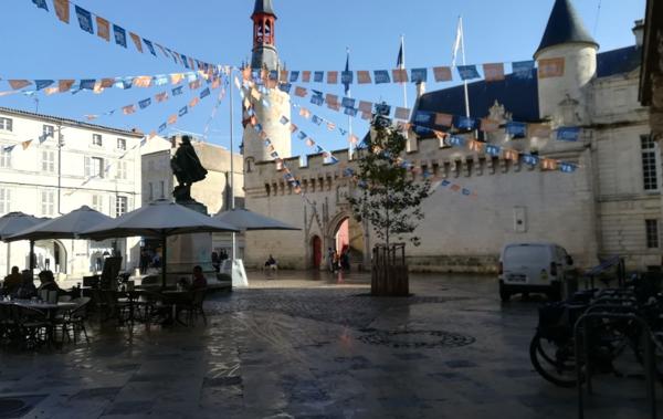 Vente Local / Bureau Droit au bail 44.00 m 2    LA ROCHELLE (17000)