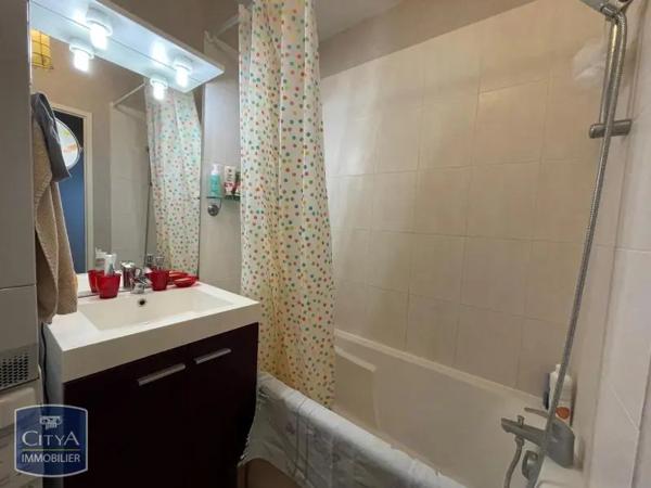 Appartement à louer 2 pièces 47.7m² Joué-lès-Tours (37300)