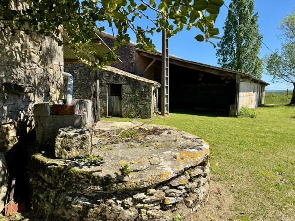 Corps de ferme à rénover à Cuzorn