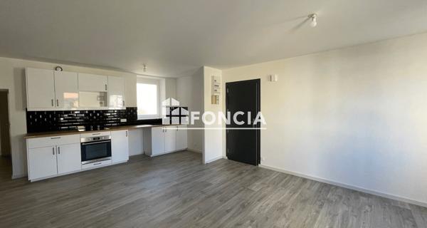 Location Appartement 2 pièces 50.42 m² - Le Coteau 42120