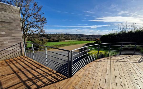 Maison à vendre    6 pièces •  Locquirec