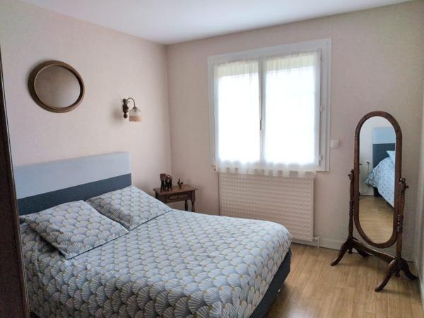 CHOLET Agréable maison 3 chambres en square