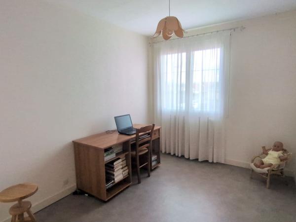 CHOLET Agréable maison 3 chambres en square