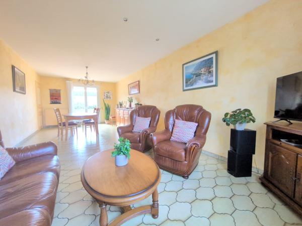 CHOLET Agréable maison 3 chambres en square