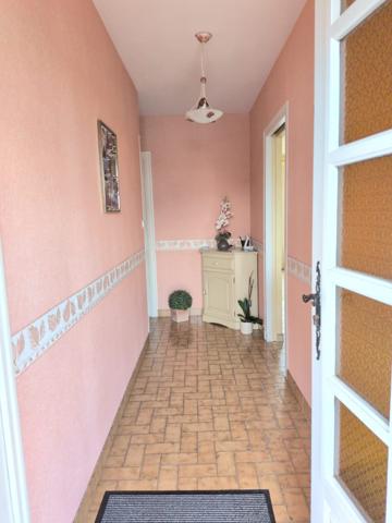 CHOLET Agréable maison 3 chambres en square